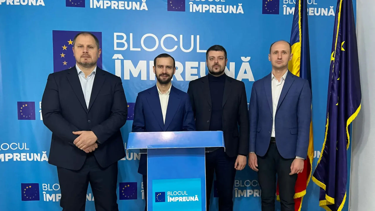 Блок "Вместе": Вспышка АЧС в крупных хозяйствах - удар по национальной экономике.