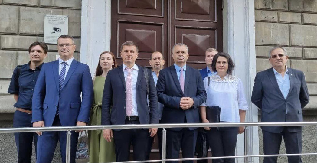 Ion Chicu a depus documentele la CEC pentru participarea la alegerile prezidențiale.