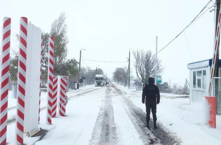 За сутки увеличился поток людей, выезжающих из Молдовы.