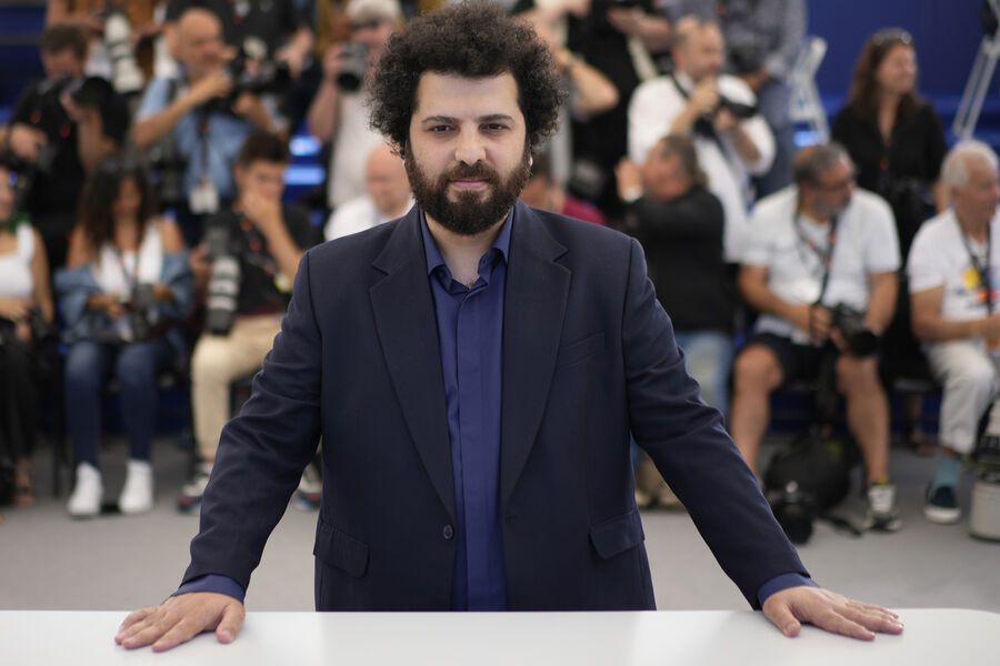 Иранского режиссера приговорили к шести годам тюрьмы за показ в Каннах.
