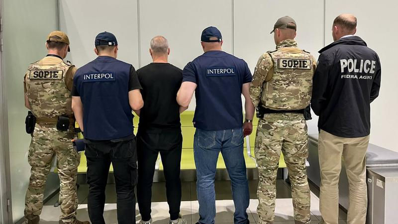 SUA au ajutat la returnarea în Moldova a unui suspect de trafic de droguri.