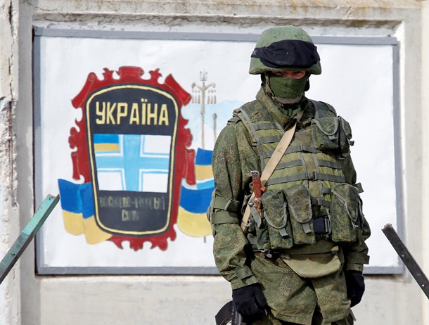 Российские войска продолжают прибывать в Крым.