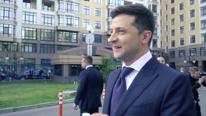 Закулисье инаугурации Зеленского показали на новом видео.