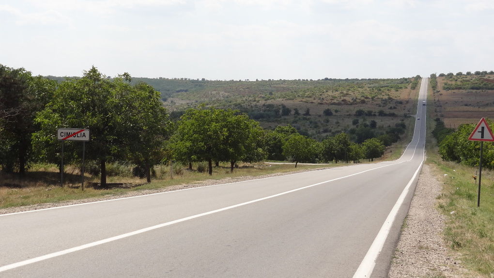 Guvernul în căutare de bani pentru reconstrucţia drumurilor naţionale. Foto: forums.frocus.biz