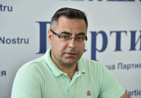 Кашу полагает, что в действиях Грозаву четко просматриваются признаки злоупотребления властью.