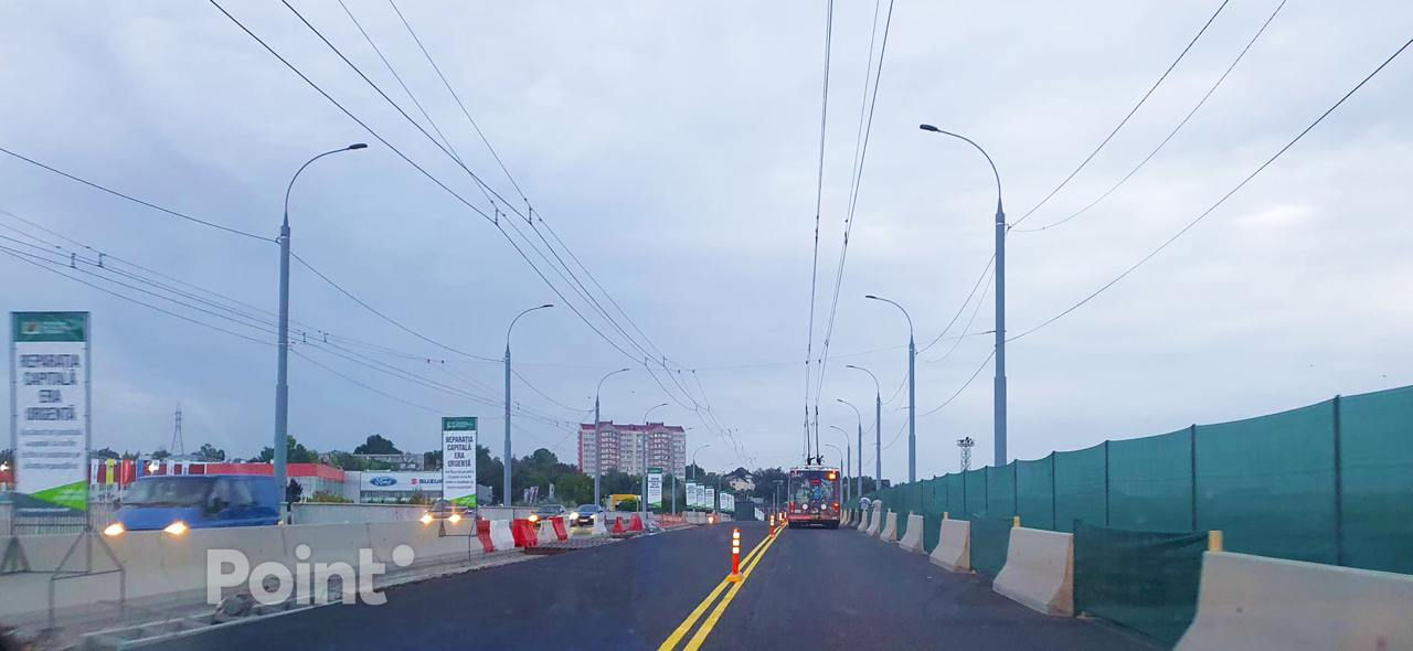Circulația pe partea reparată a podului Mihai Viteazul, deschisă.