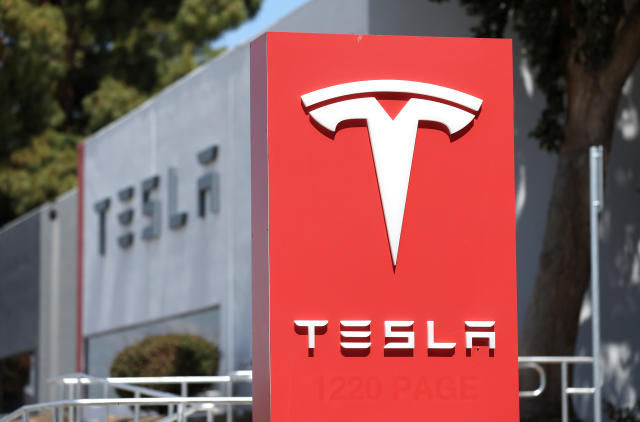 Tesla намерена начать производство электромоторов для самолетов.