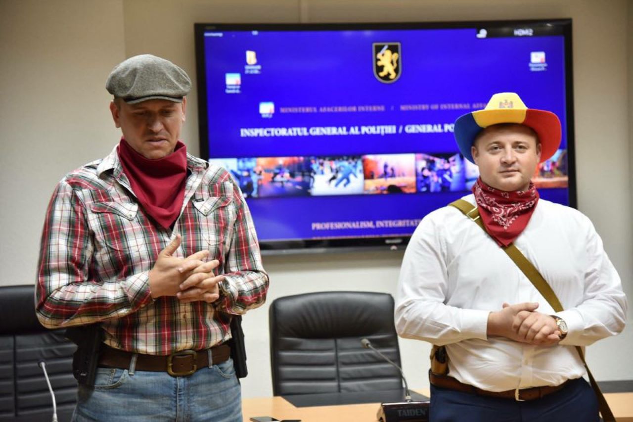 Imaginea zilei: Cavcaliuc și Pînzari, îmbrăcați în cowboy