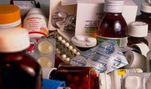 O femeie de 58 de ani a ajuns pe mâna ofiţerilor de investigare a fraudelor economice, după ce a fost prinsă vânzând produse farmaceutice la o piaţă din capitală.