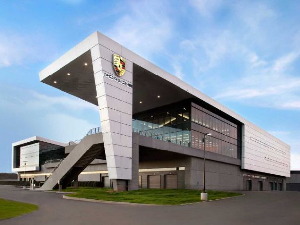 Porsche vrea să-și majoreze producția de automobile electrice.