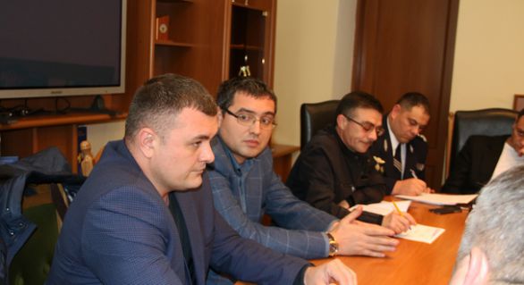 Renato Usatîi și deputații socialiști Vasile Bolea și Grigore Novac au participat miercuri la o ședință desfășurată la Ministerul de Interne.