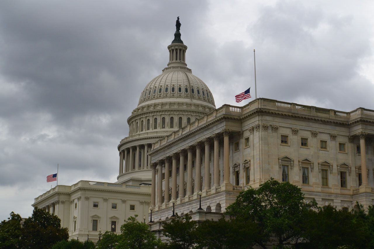 Конгресс США опубликовал текст законопроекта о новых санкциях против банков и госдолга России.