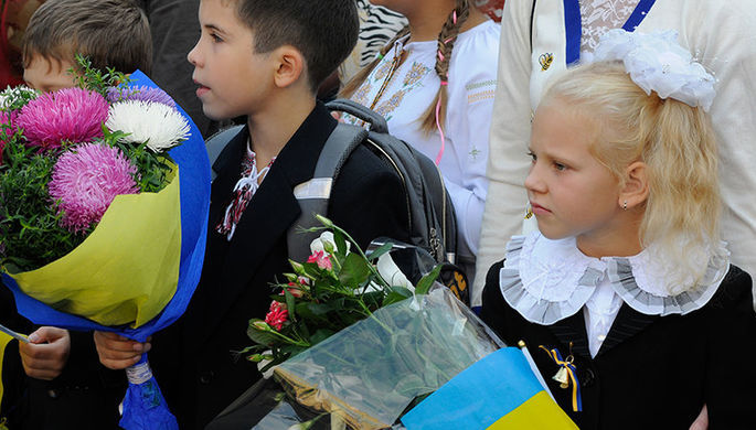 На Украине приняли закон об ограничении обучения на русском языке.