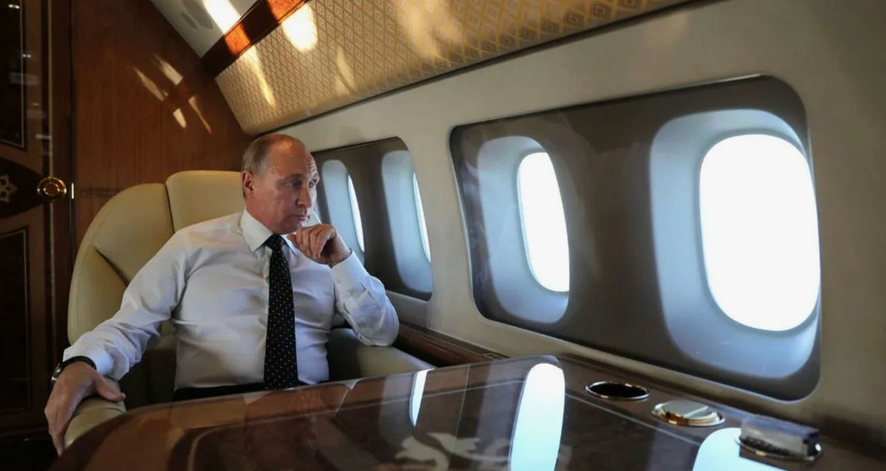 МИД Турции опубликовал маршрут полета Путина на саммит с Трампом в Будапешт.