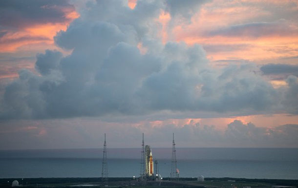 NASA отменило запуск лунной ракеты Artemis 1.