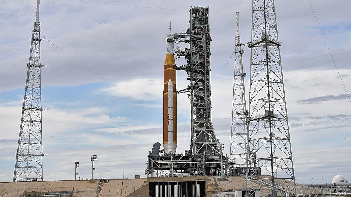 NASA a amânat prima lansare cu echipaj uman a sondei Artemis din cauza frigului extrem.
