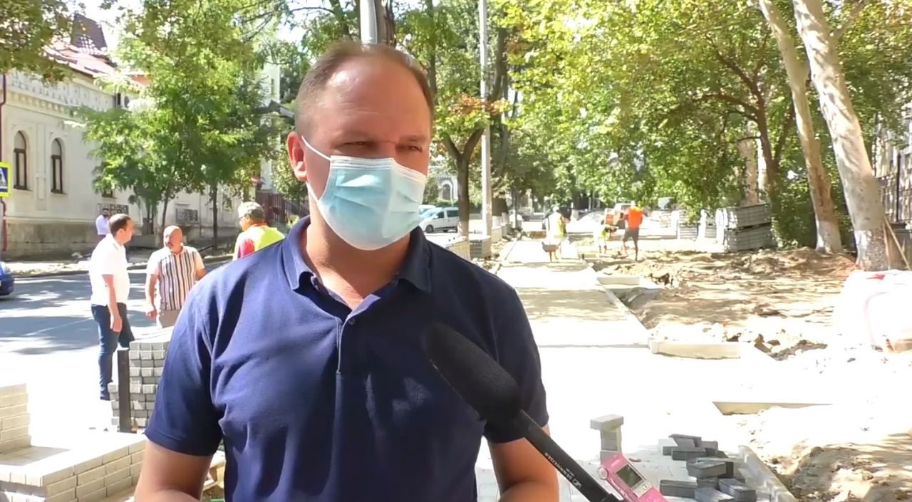 Чебан: На улицах Пушкина и Бэнулеску-Бодони начали укладывать тротуарную плитку.