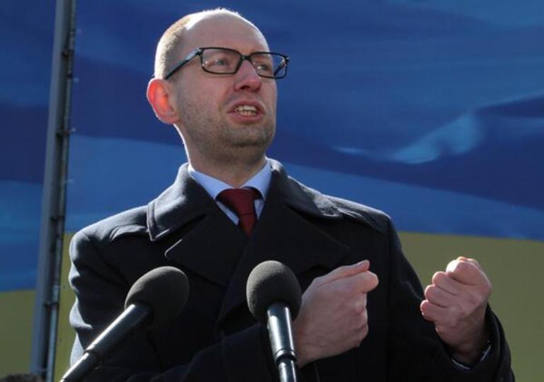 По словам Яценюка, украинские силовики на юго-востоке страны совершают подвиги.