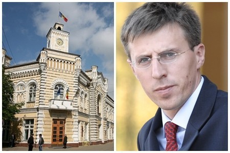 Еще на первом сроке Киртоакэ обещал, что избавится от коррупции в примэрии, однако не сделал этого.