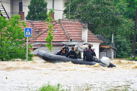 Apele au început să se retragă sîmbătă, dar acum Sava este în creștere, iar autoritățile se tem că s-ar putea confrunta cu un nou val de apă înaltă.