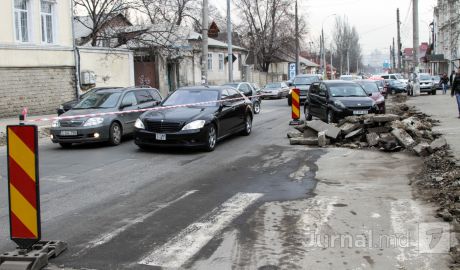 Данная мера связана выполнением плановых работ по обрезке деревьев на этой улице.
