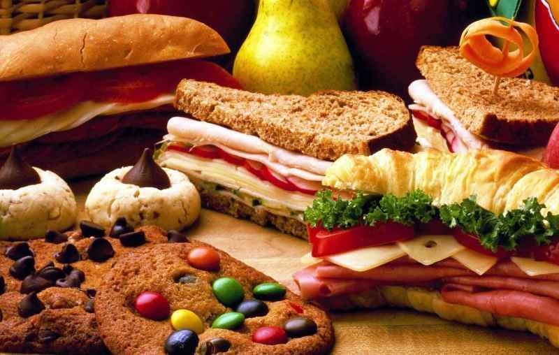 Врач назвал убивающие кишечник продукты.