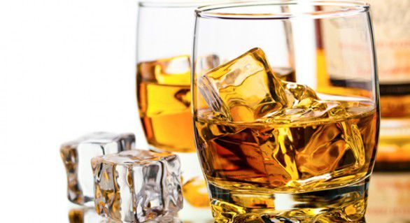 Investiţiile în whisky rar au performat mai bine decât alte investiţii, cum ar fi cele în vin sau aur, înregistrând un an record în 2015, relatează The Guardian.