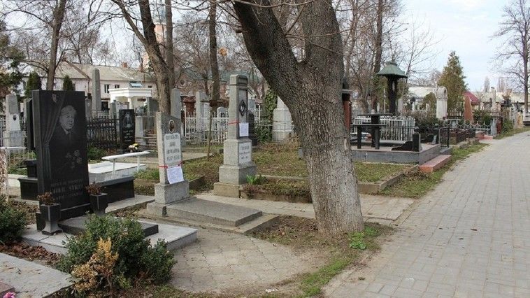 Власти Оргеева разрешили доступ граждан на кладбища на Радоницу.