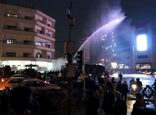 Circa 300 de persoane, arestate după proteste la Teheran. Foto mediafax.ro