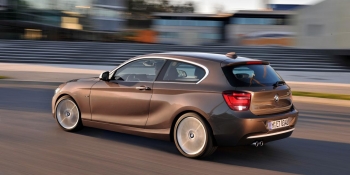 114i, noua versiune entry level, utilizează un motor TwinPower Turbo de 1,6 litri