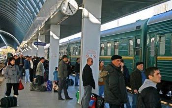 Большинство эмигрантов, как мужчины, так и женщины, - в возрасте 20-29 лет и 30-39.
