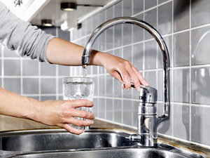 Consumatorii casnici din municipiul Chişinău au fost obligaţi să achite diferenţa dintre datele contorului individual şi cel comun. Foto: elldor.info