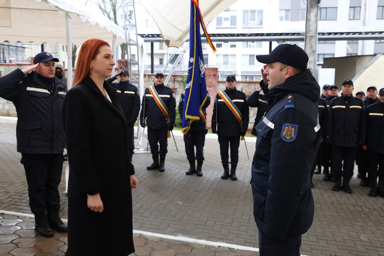 В Республике Молдова отмечают День спасателя.