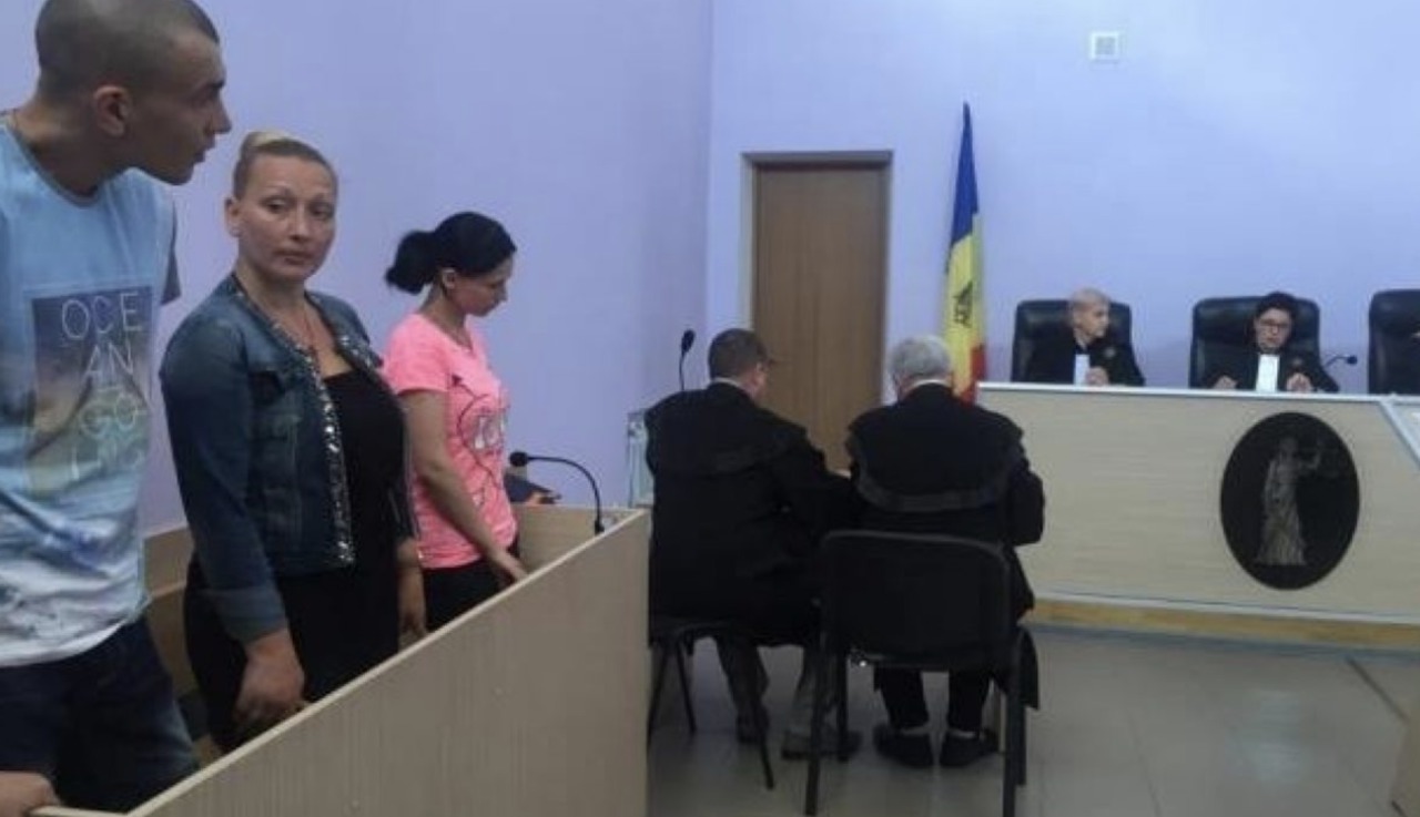 Родители, продавшие ребенка в Хынчештах за 100 евро, требуют свободы.