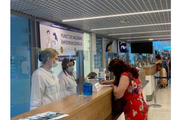 В аэропорту Кишинева открылся пункт вакцинации.