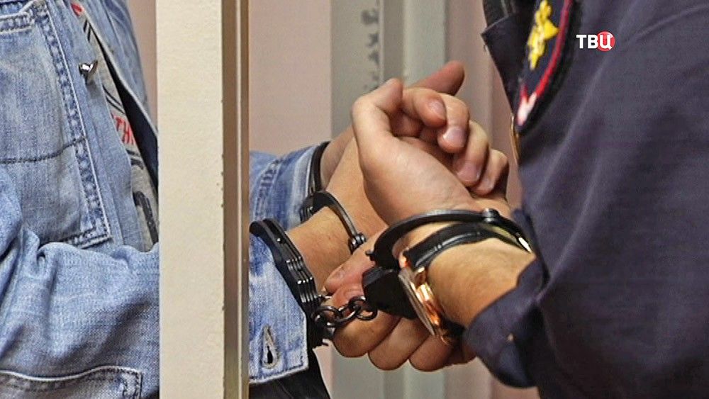 50-летнего мужчину из Сынжерейского района задержали за избиение полицейского.