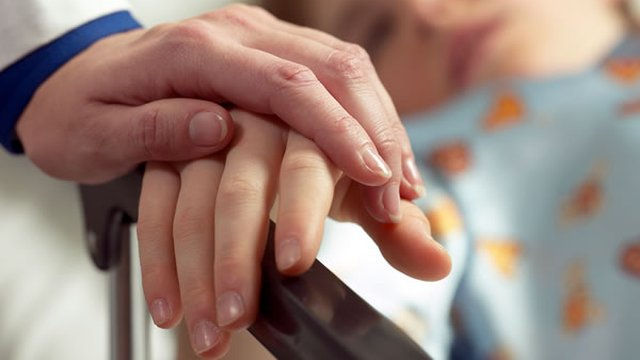 Мальчик, пострадавший от удара током в Бельцах, находится в реанимации.