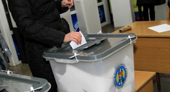 Cetățenii moldoveni sunt aşteptaţi astăzi la urne, pentru a vota aleșii locali.