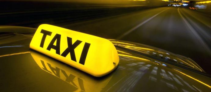 Până săptămâna viitoare, agenţii economici, dar şi şoferii taxiurilor din capitală sunt obligaţi să-şi schimbe plăcuţele de înmatriculare pe cele cu fundal galben.