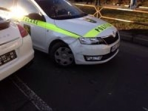 Băiatul, în vârstă de 22 de ani, a fost amendat cu 1 800 de lei și a primit opt puncte de penalizare.