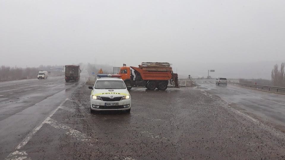 Более 520 инспекторов и 168 экипажей патрулируют дороги страны.