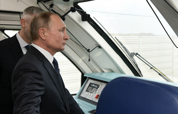 МИД Украины передал России ноту протеста из-за поездки Путина в Крым.