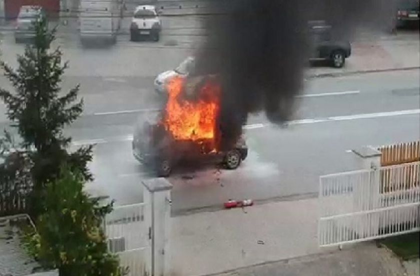 Şoferul a simţit miros de fum. Cum și-a salvat viața