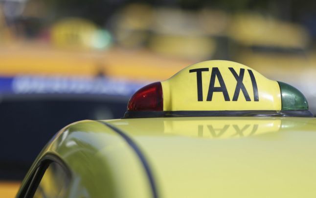 Companiile de taxi au făcut o gaură de milioane în buget. 