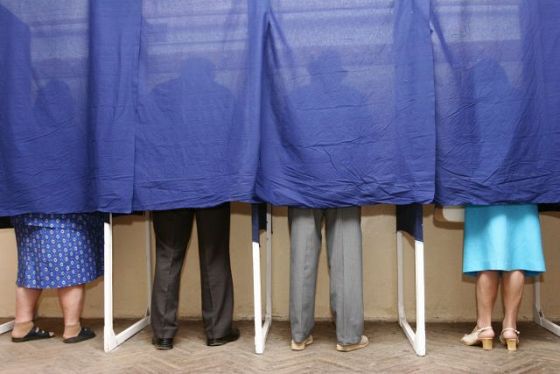 Pînă la alegerile locale generale din 14 iunie 2015 au rămas aproximativ două luni, adică termenul prevăzut de legislaţie pentru desfăşurarea campaniei electorale.