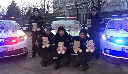 Столичная полиция раздаст детям игрушки.