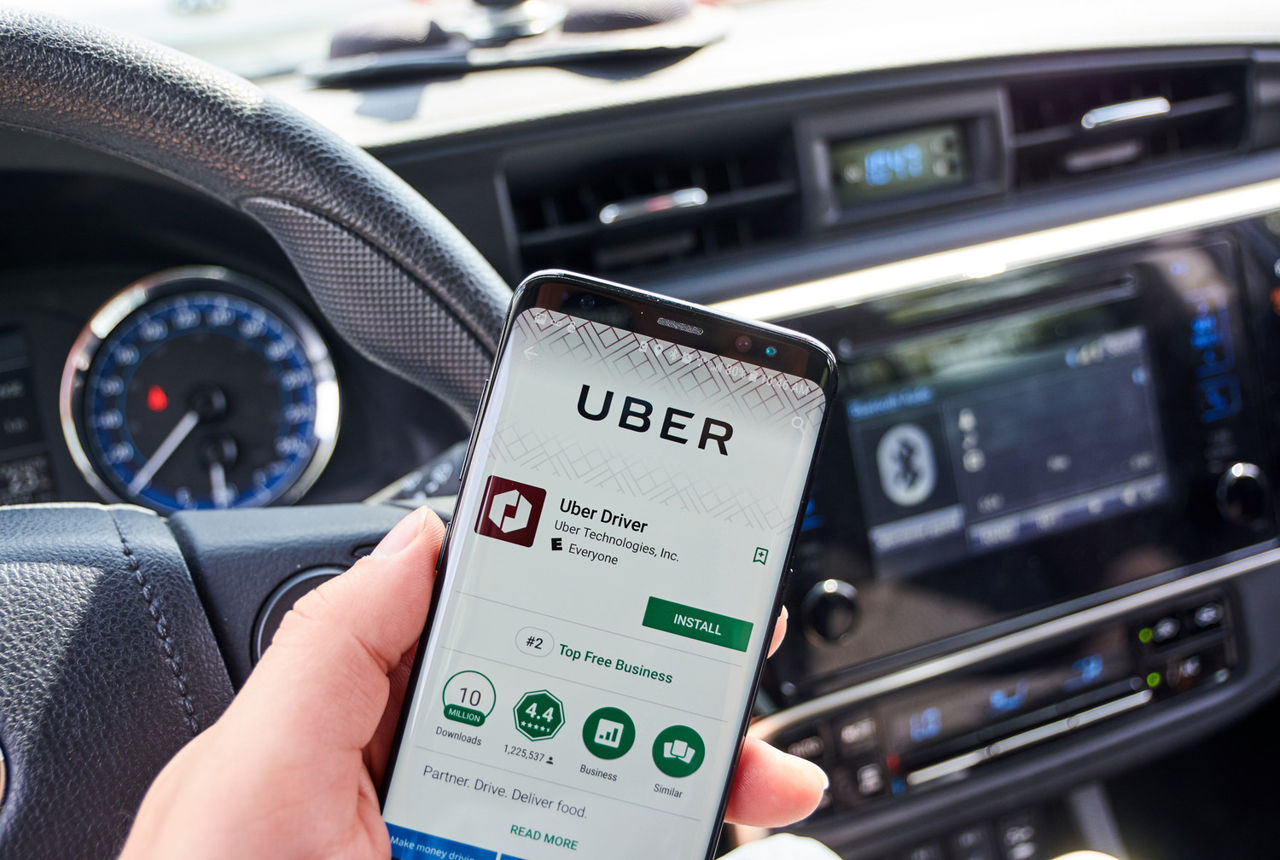 FT: Лондонские таксисты потребовали с Uber $313 млн компенсации.