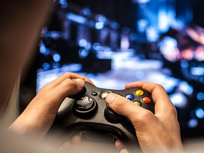 Комиссия предложила запретить все игры, в которые входят лутбоксы или которые получили характерные для азартных игр черты. 