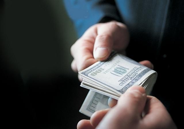 Против мужчины возбуждено уголовное дело за дачу взятки должностному лицу.  Фото: publika.uz