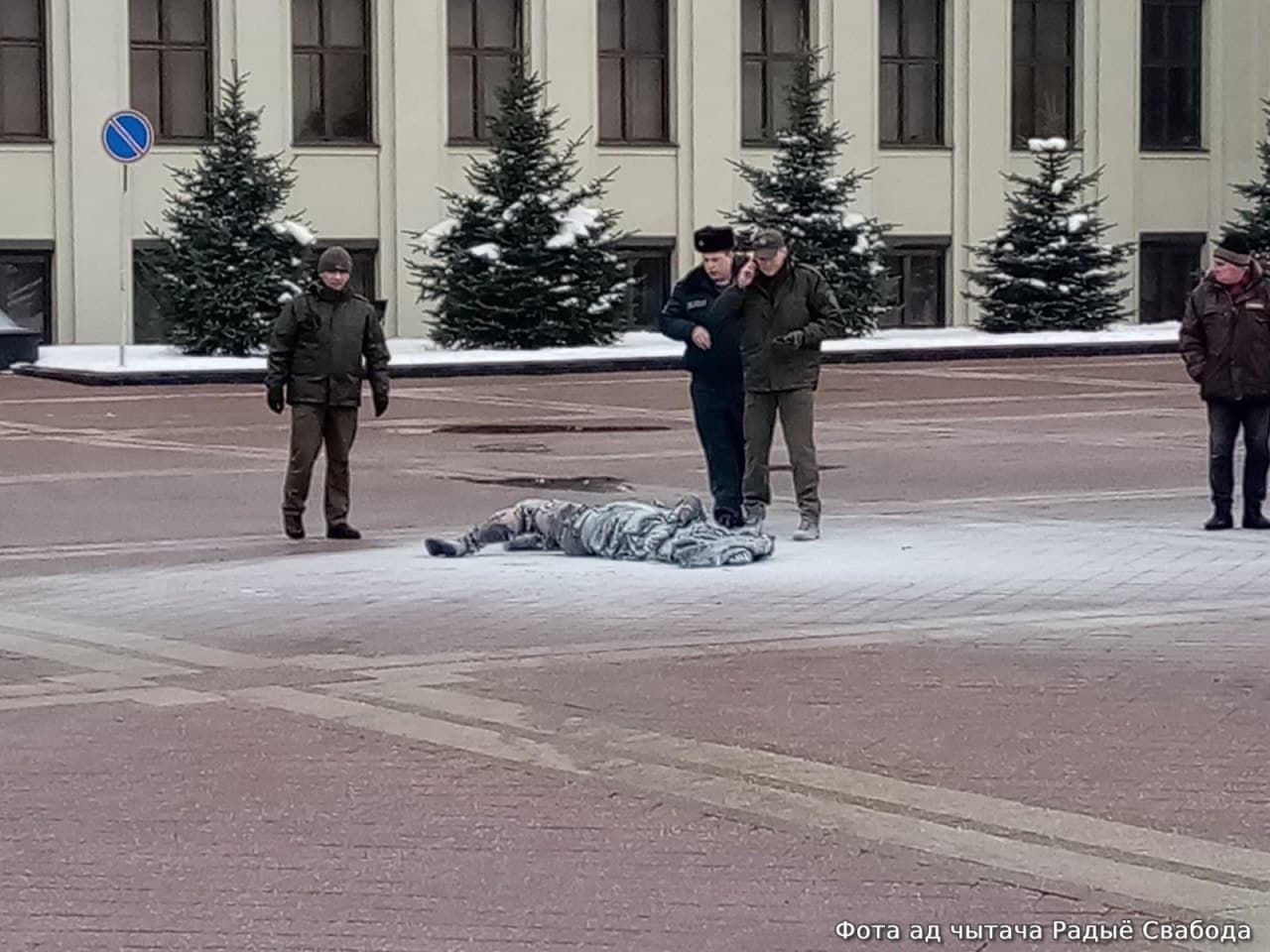 Мужчина совершил самоподжог у Дома правительства в Белоруссии